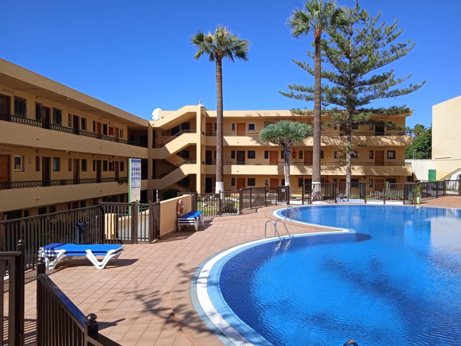 Firstline Apartment Los Cristianos Arona  Eksteriør bilde