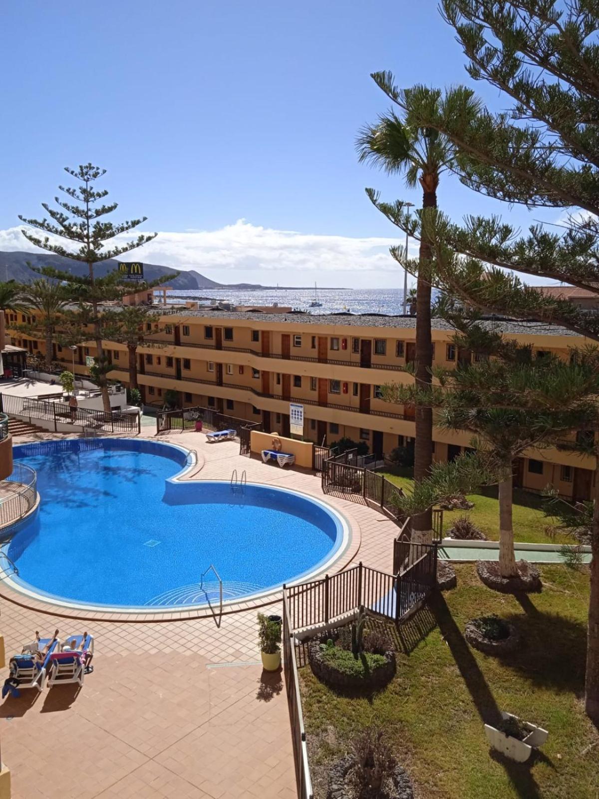 Firstline Apartment Los Cristianos Arona  Eksteriør bilde