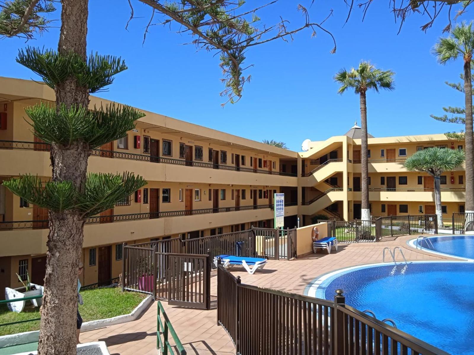 Firstline Apartment Los Cristianos Arona  Eksteriør bilde